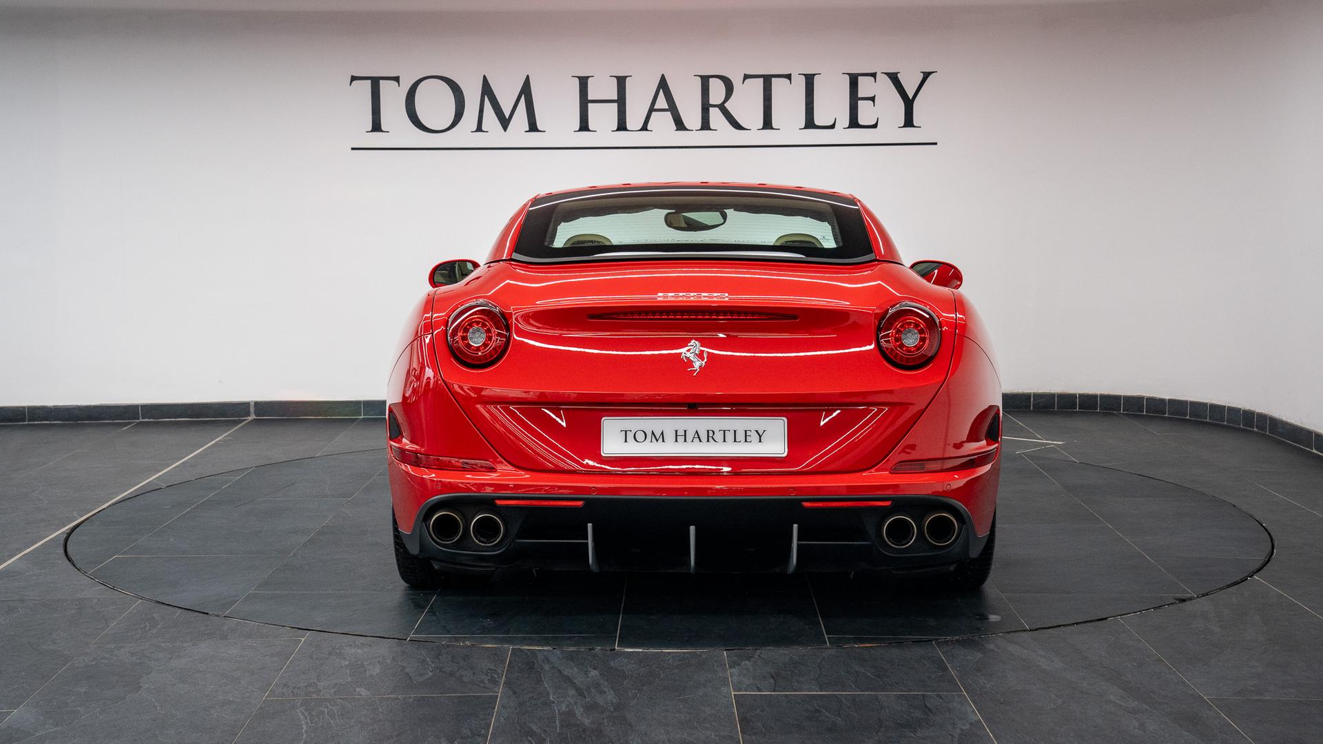 Ferrari California Photo 5ae6a91d-67f3-4e5b-8f51-f119017dbbfe.jpg