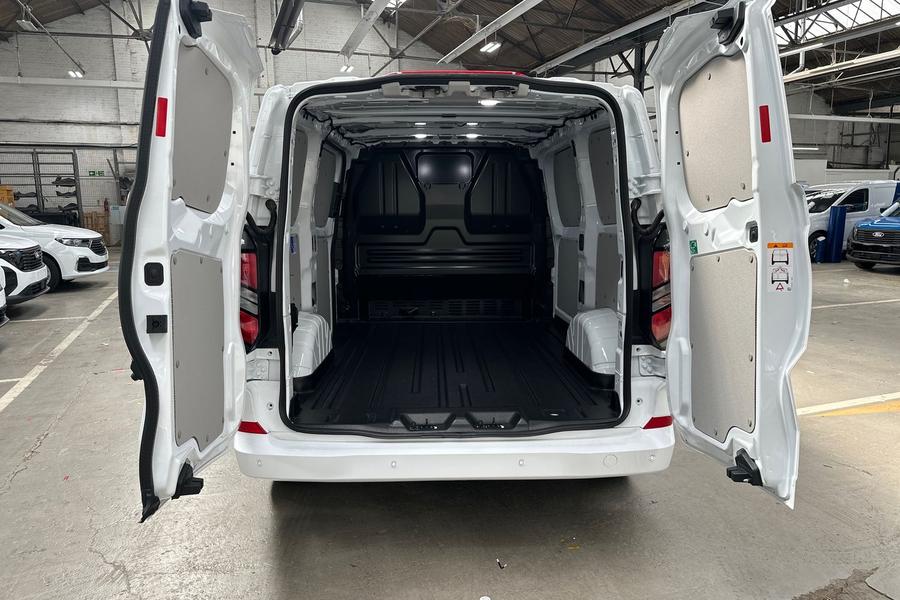 Ford TRANSIT CUSTOM Photo 5b01da75-cb20-493d-bcb7-1a4c86953298.jpg