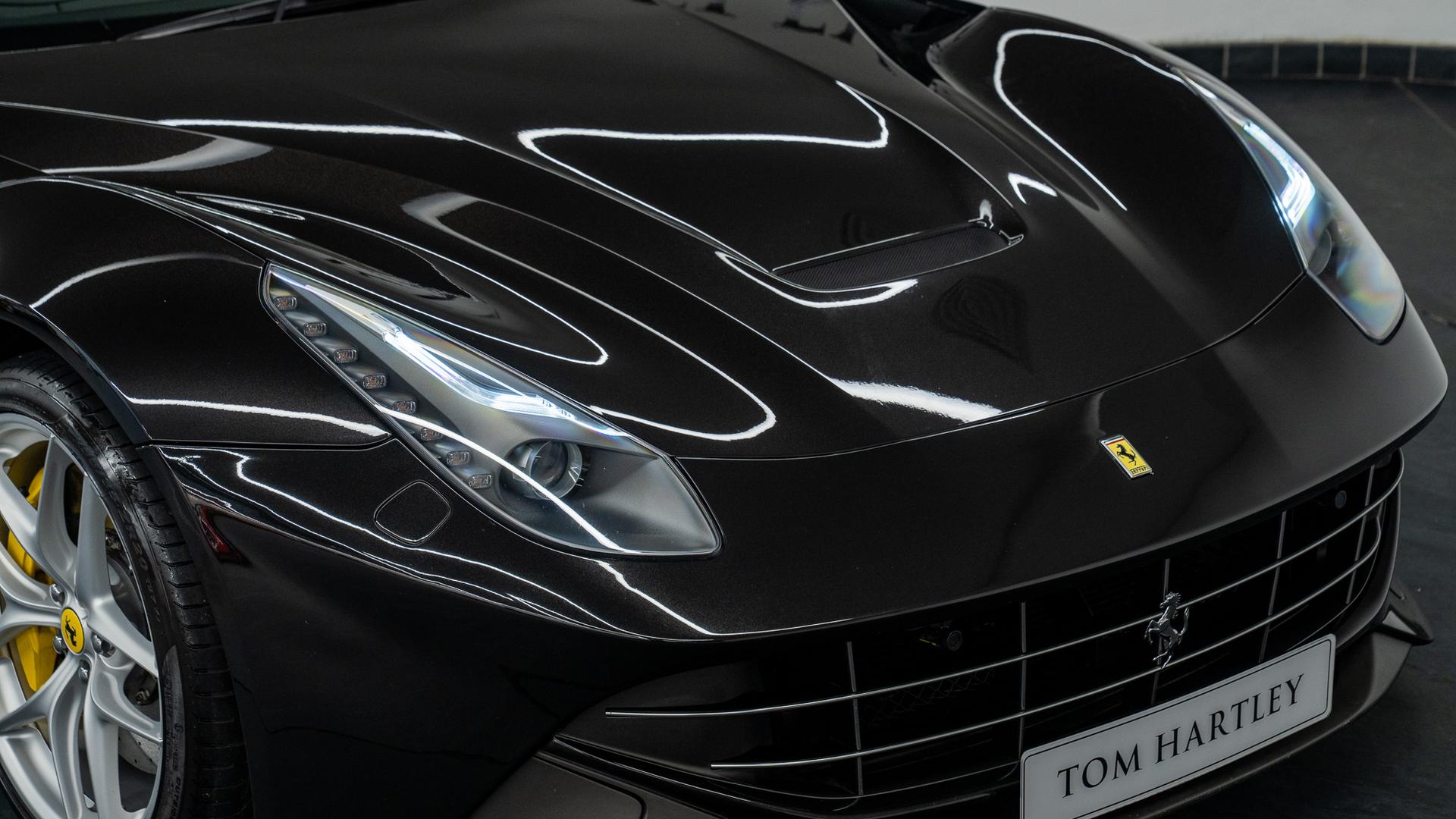Ferrari F12 Photo 5b16e461-8c9d-4353-83e5-547868f8a80f.jpg