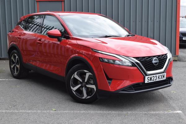Used 2023 Nissan QASHQAI 1.3 DiG-T MH N-Connecta 5dr Red at SERE Motors