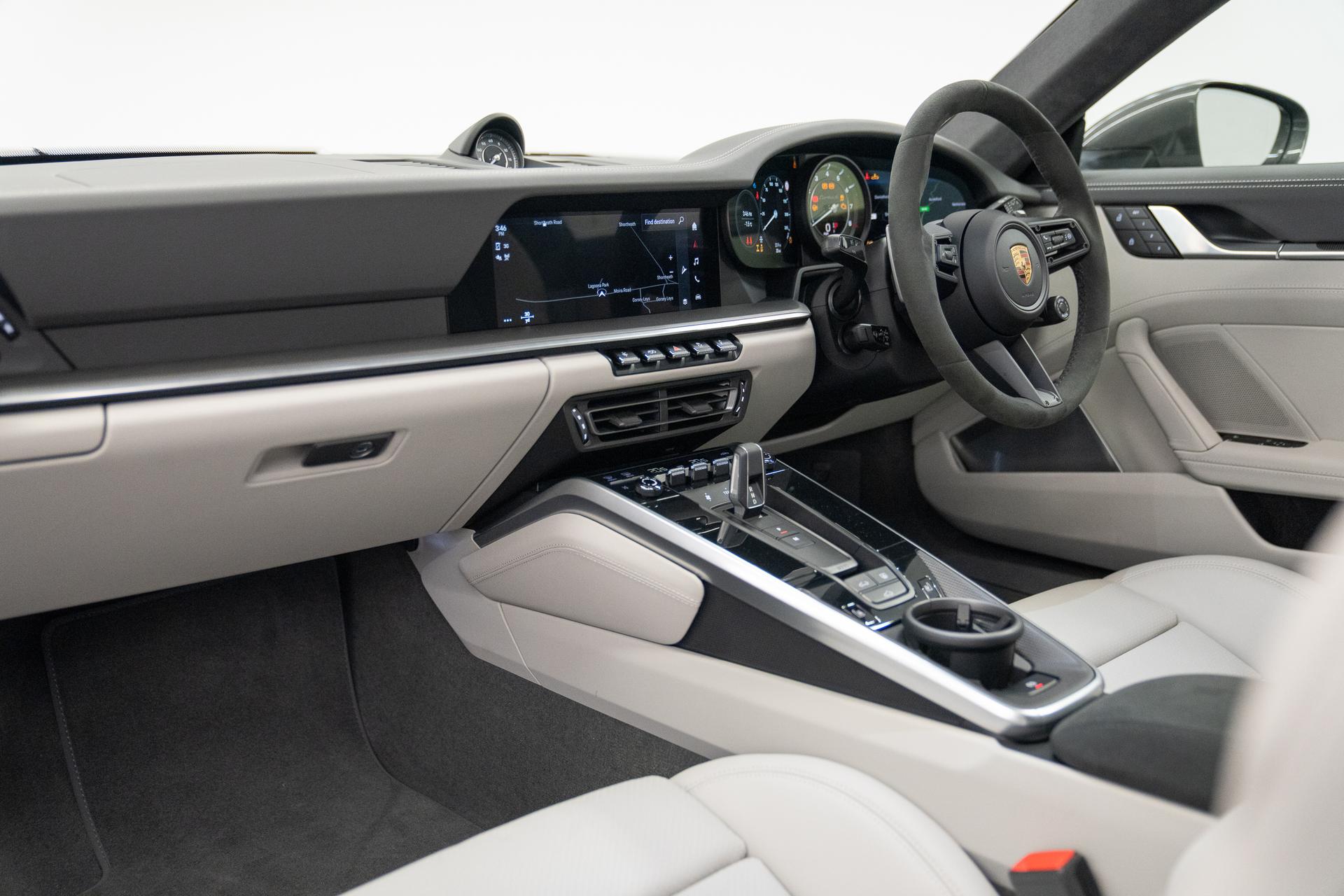 Porsche 911 TURBO S PDK Photo 5b1a95d8-a6ea-4cde-9e5e-0f327e3aea97.jpg
