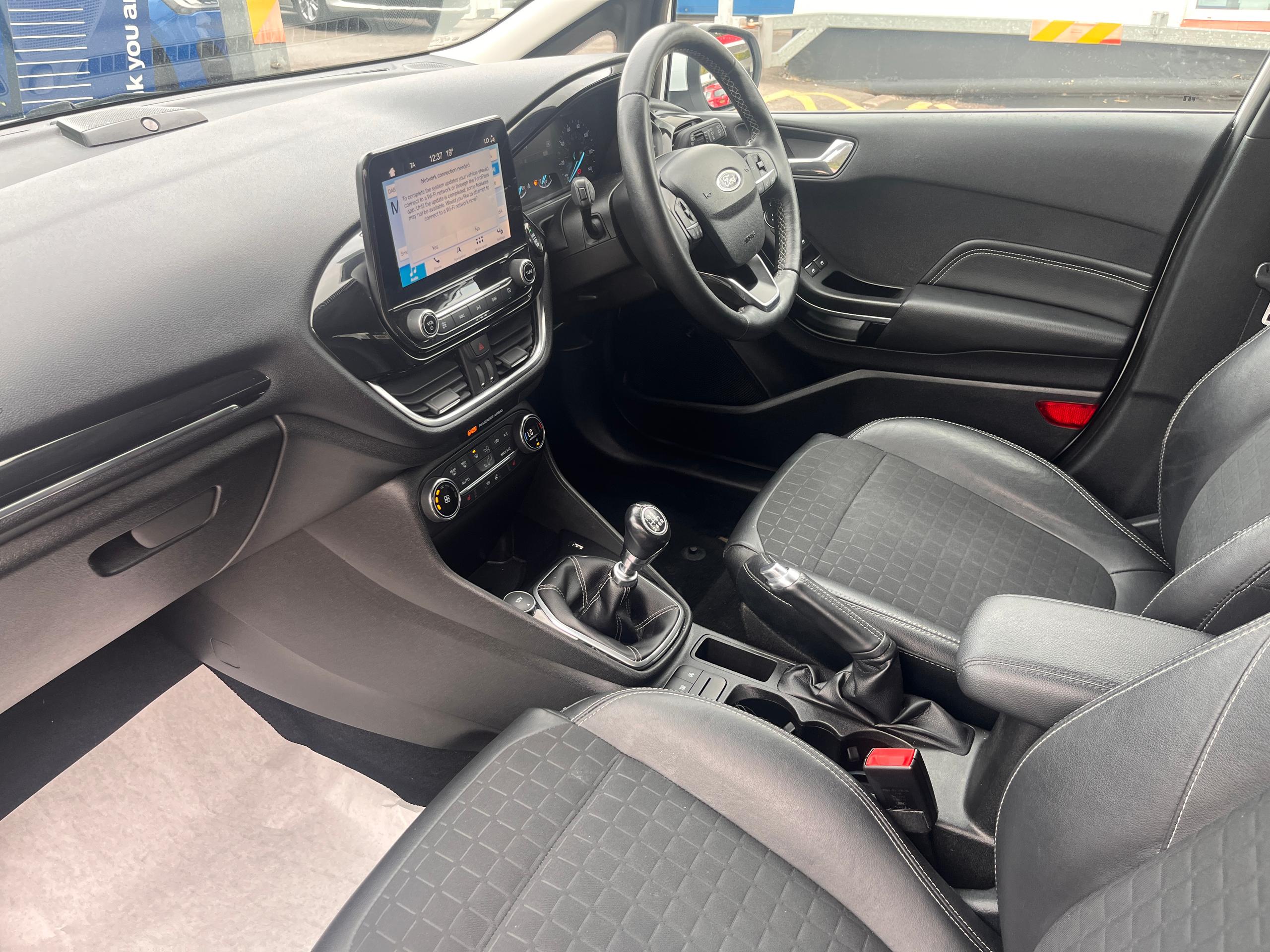 Used Ford FIESTA WN19HHE 31