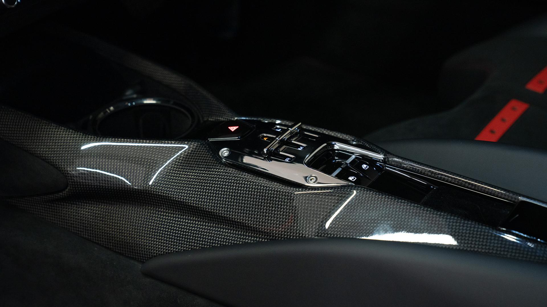 Ferrari 812 Photo 5b2148fa-91af-400d-825f-7601a28318fd.jpg