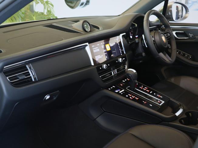 PORSCHE Macan Photo 24