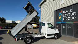 Mercedes-Benz Sprinter Photo 0