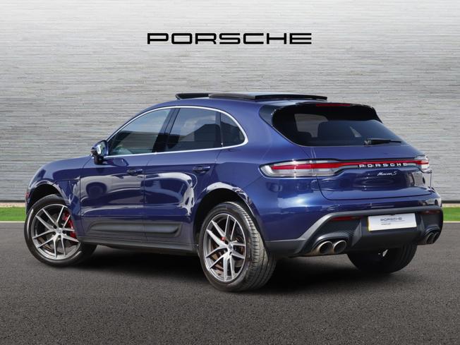 PORSCHE Macan Photo 2