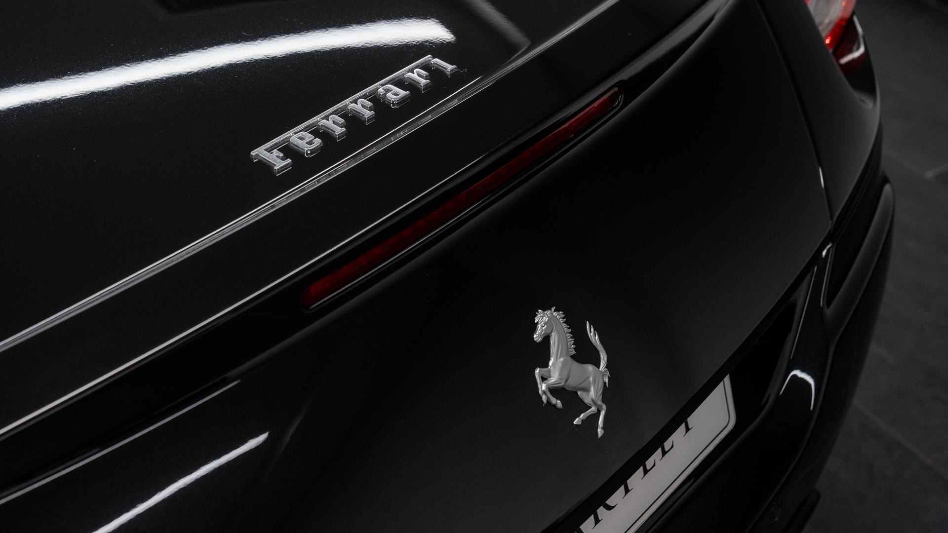 Ferrari 599 GTB Fiorano Photo 5b4f5b33-0a93-4622-b505-039d1d42e399.jpg