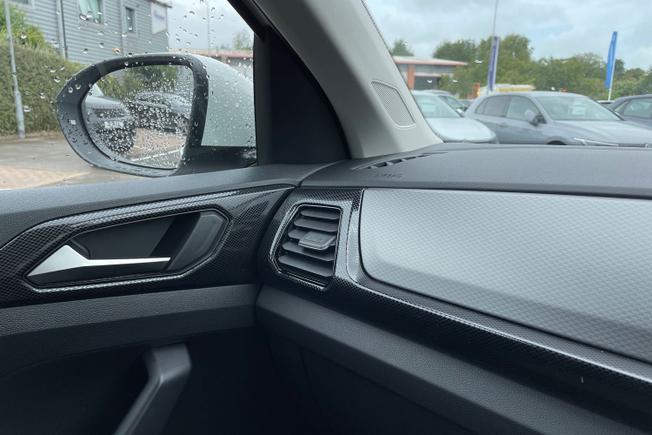 VOLKSWAGEN T-Cross Photo 30
