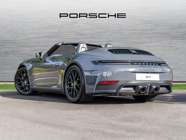 PORSCHE 911 Photo 2