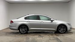 VOLKSWAGEN Passat Photo 4
