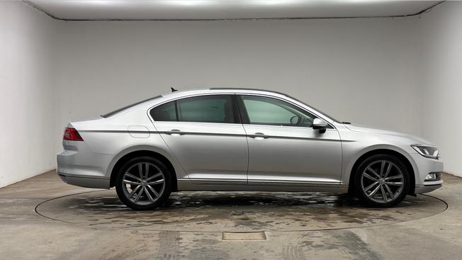 VOLKSWAGEN Passat Photo 4