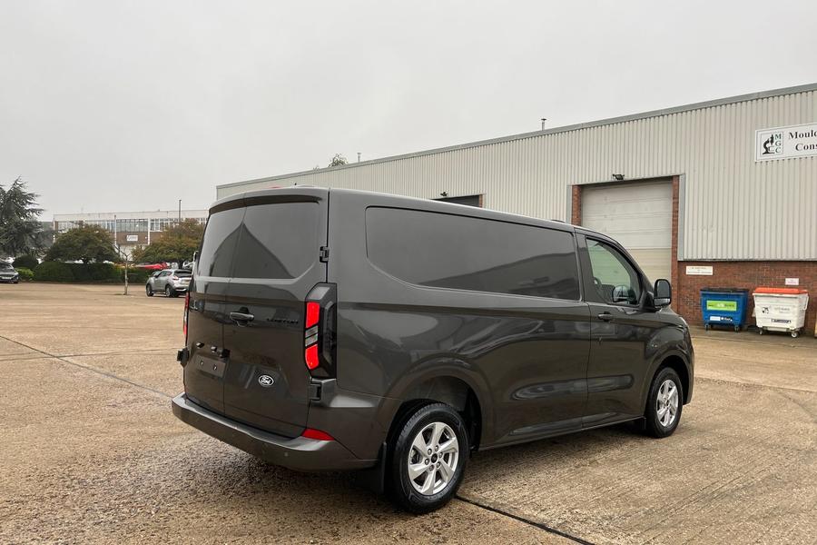 Ford TRANSIT CUSTOM Photo 5b7c3e6b-63e5-4c30-9146-97d497a62e44.jpg