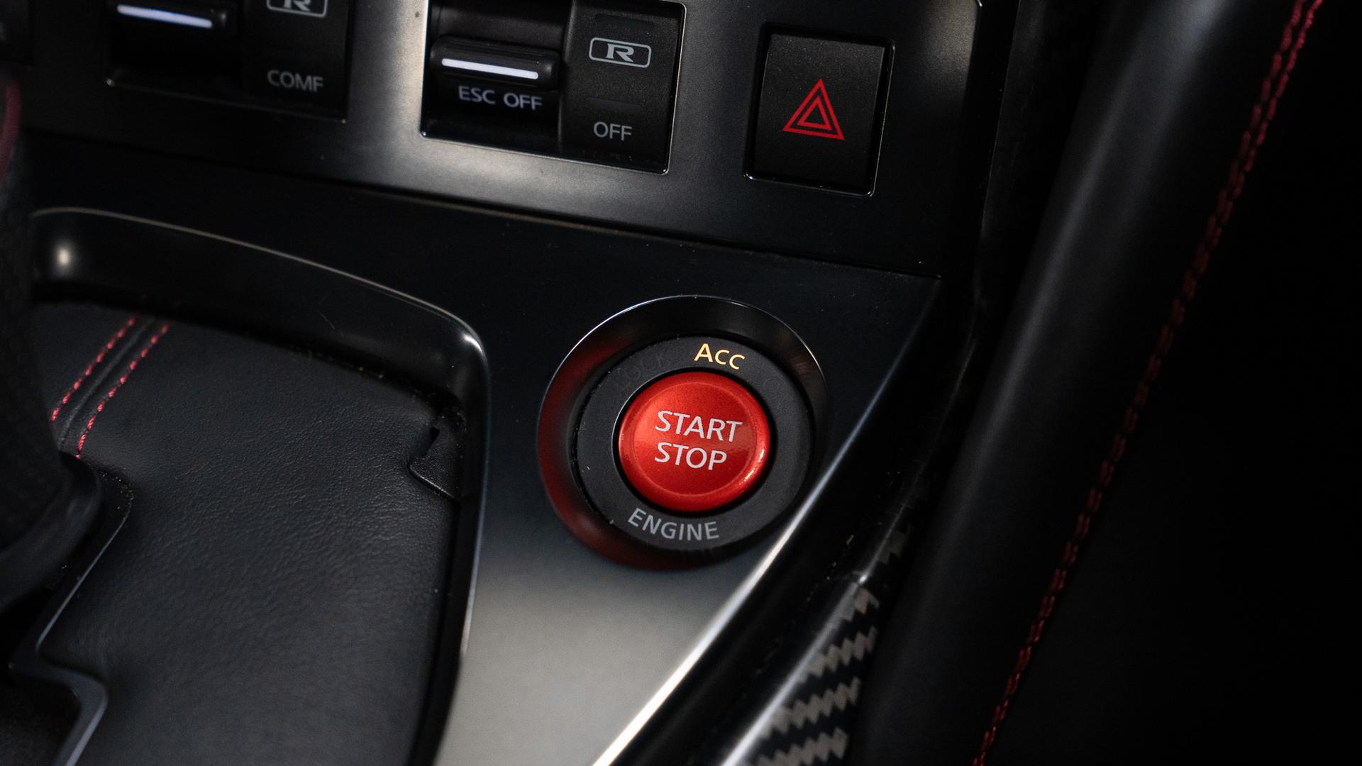 Nissan GT-R Photo 5b7dafdc-66cc-4a67-b60c-c536e93dfcf2.jpg