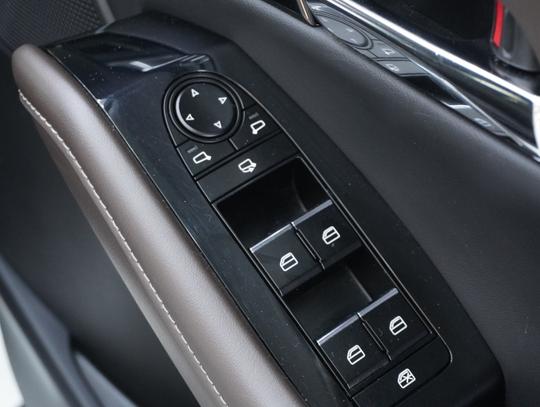 Mazda CX-30 Photo 5b8d1b44-c09c-41d0-9946-3b4e0b02c324.jpg