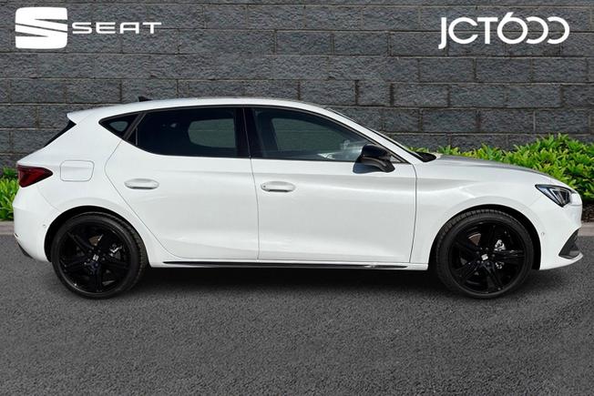 SEAT Leon Photo 4