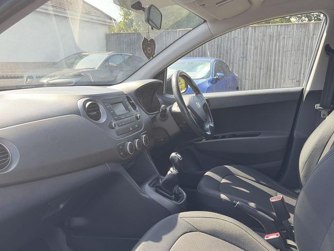 Hyundai i10 Photo 5b97e102-8ebd-41b4-b4e0-c06226301fd2.jpg