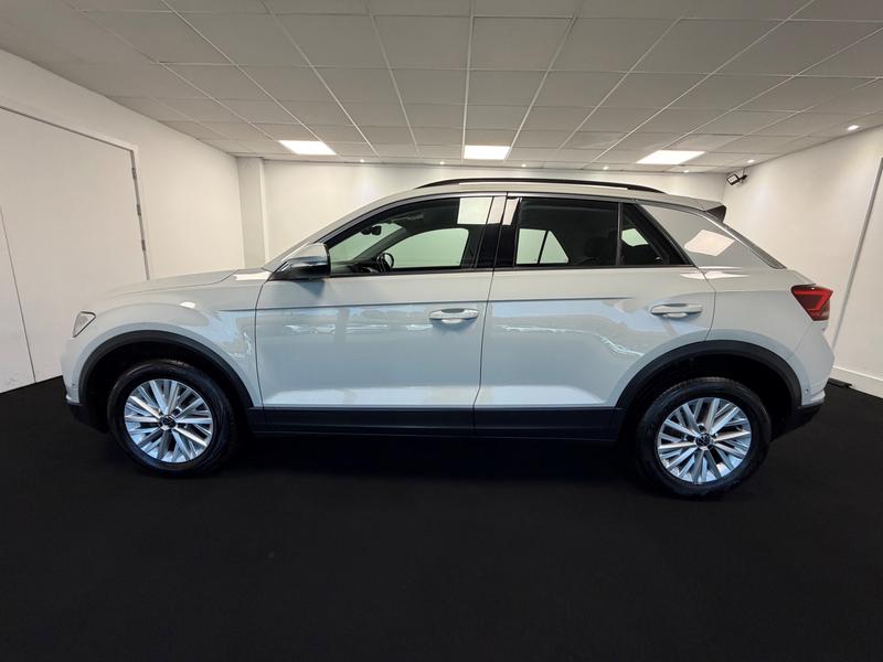 Volkswagen T-Roc Photo 5ba9b998-5007-4e87-8dbb-60c4f663ada9.jpg