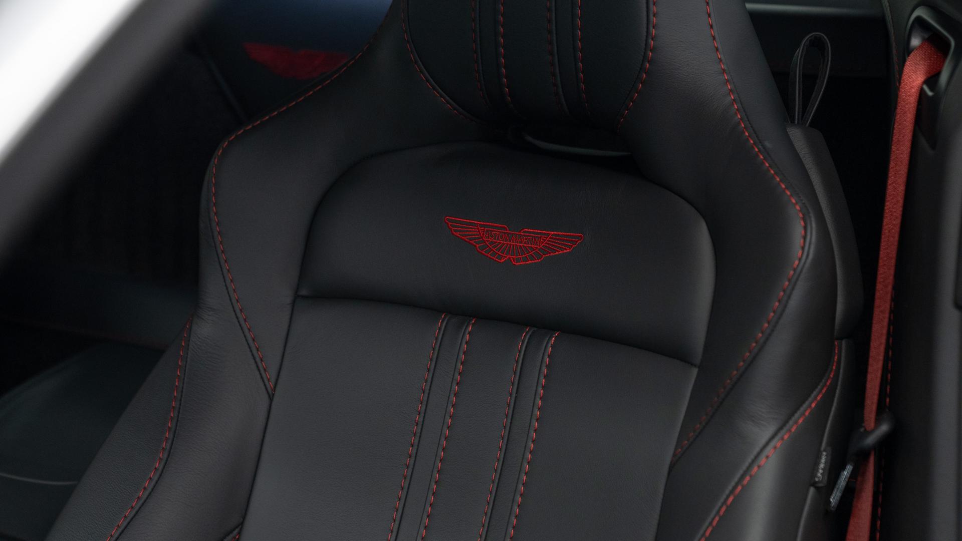 Aston Martin Vantage Photo 5bafb39f-33be-4713-a10a-a85c3fa248ef.jpg