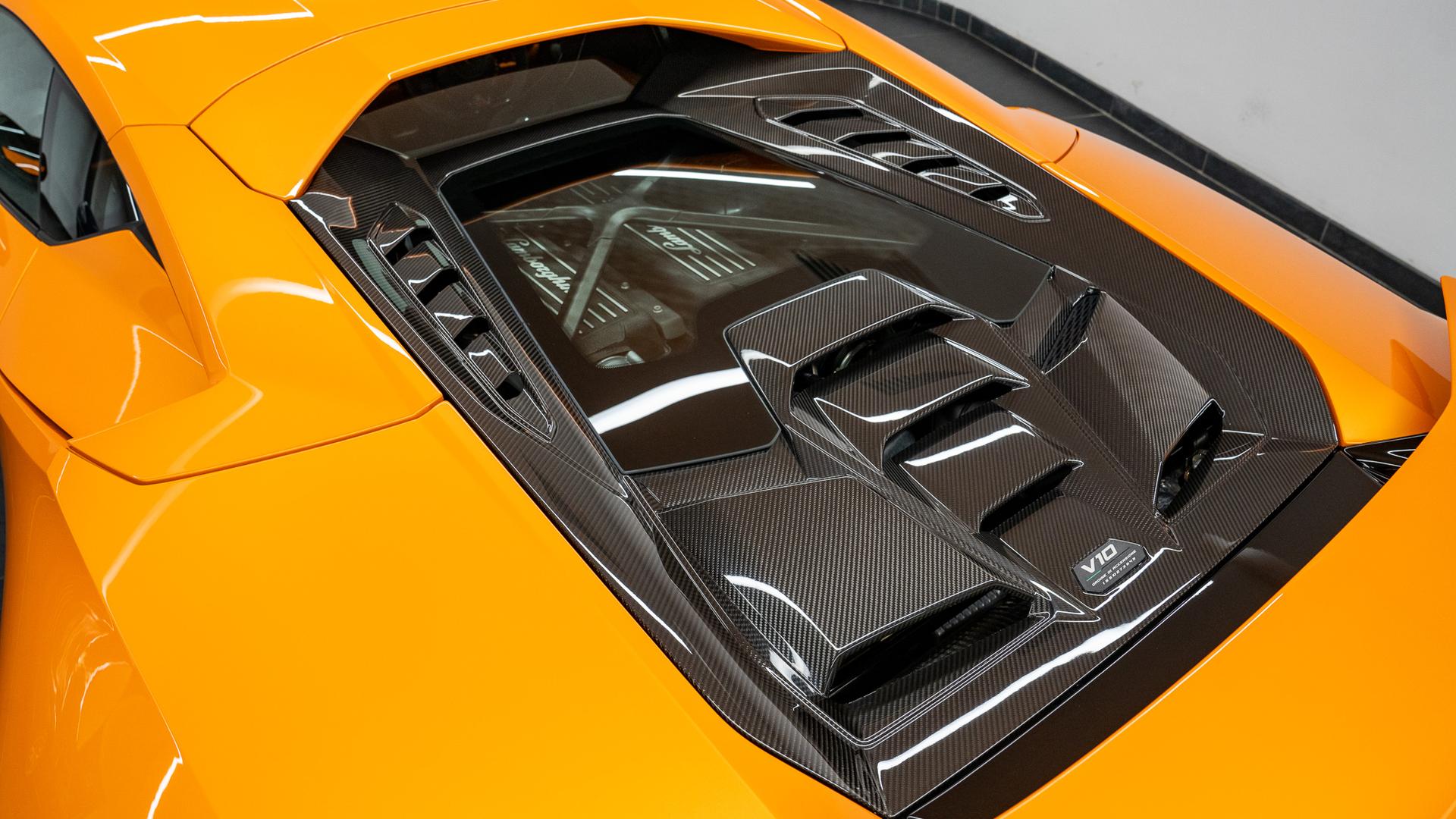LAMBORGHINI Huracan Photo 5bc0f025-e452-442c-8708-2f2af7cfba3f.jpg