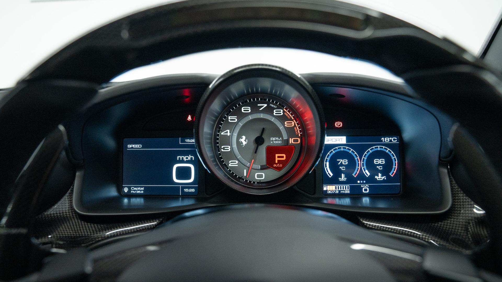 Ferrari GTC4Lusso Photo 5bc22fee-690a-4f60-bc31-cd923d08b91a.jpg