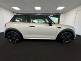MINI Hatch Photo 3