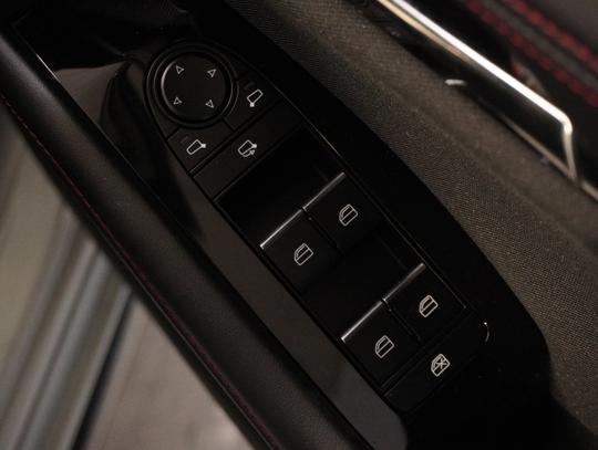 Mazda 3 Photo 5bc5df84-a7fe-4ddc-9bdc-8246ba82cc4d.jpg