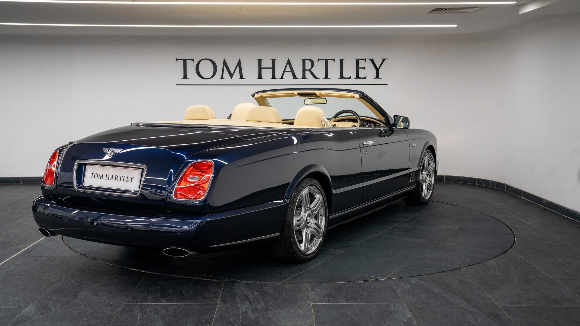 Bentley Azure Photo 5bcdc06a-a0dd-4f12-b979-8153566bee40.jpg