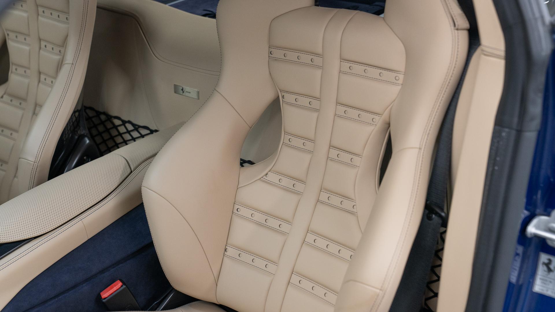 Ferrari 812 Photo 5bebfafe-cfc1-4019-8fda-4b9993865c85.jpg