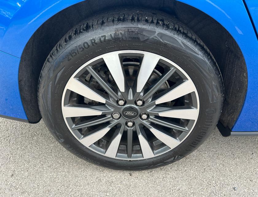 Ford Focus Photo 5bfcb7db-67fb-41ee-addf-5471e137bfed.jpg