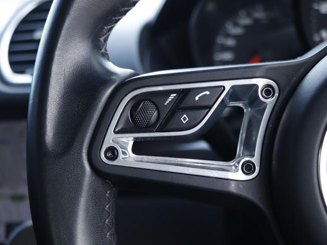PORSCHE 718 Cayman Photo 33