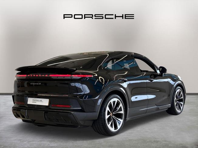Porsche Cayenne Electric Photo 3