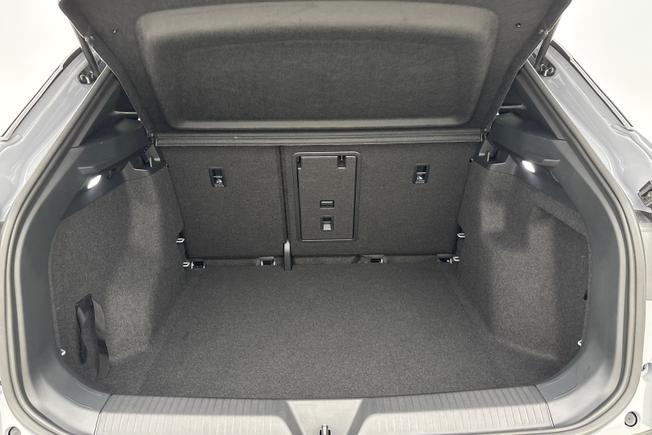 VOLKSWAGEN ID.4 Photo 12