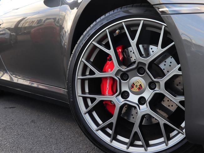PORSCHE 911 Photo 8