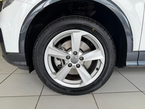 Used Audi Q2 VK18HMZ 3