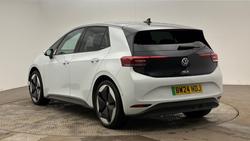 VOLKSWAGEN ID.3 Photo 3