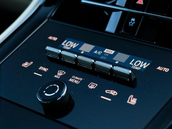 PORSCHE Panamera Photo 26