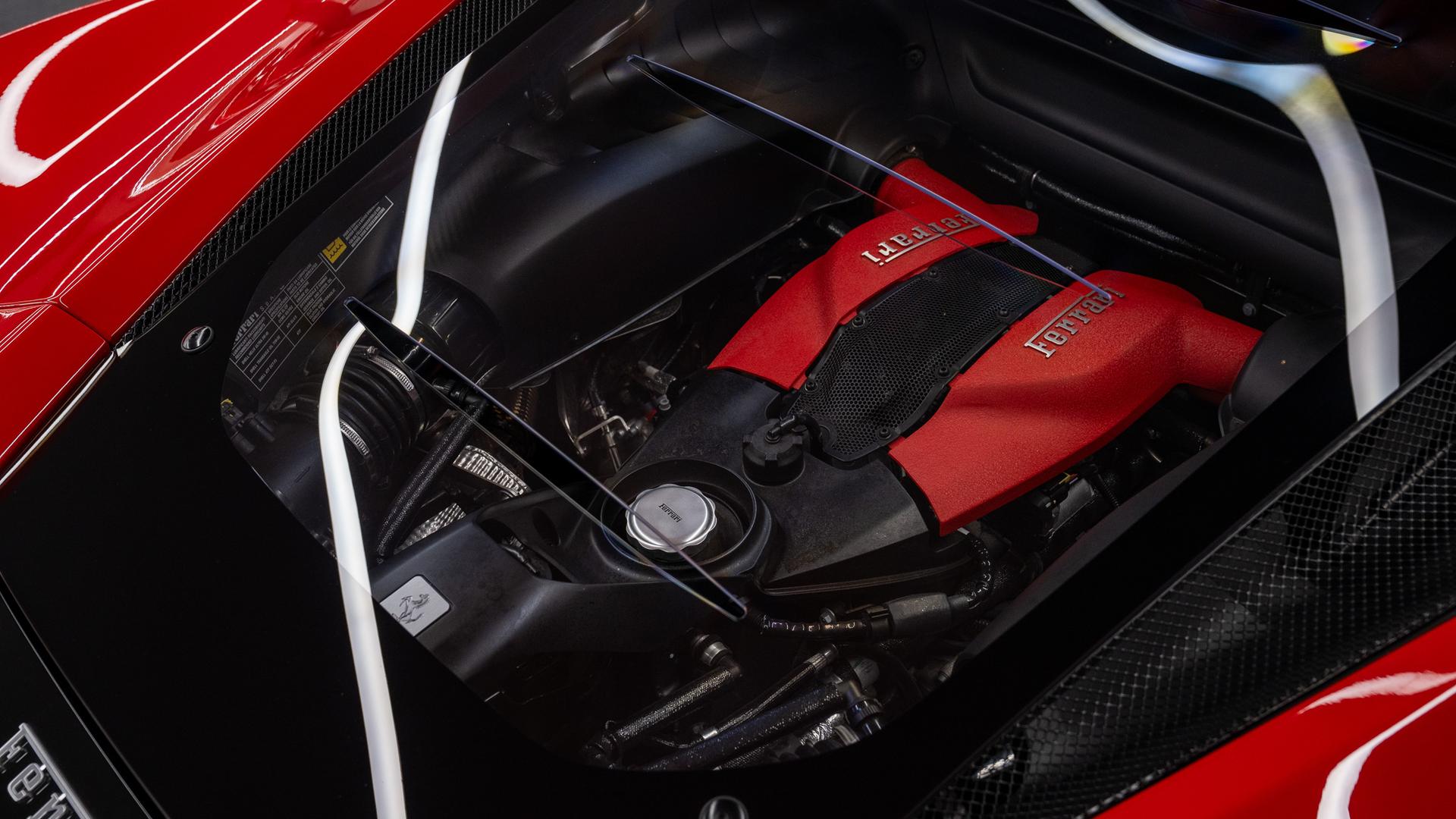 Ferrari F8 Photo 5c554ef2-6c3e-4016-b632-c5be590a58db.jpg