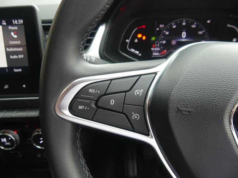 Renault Captur Photo 5c58f898-4b25-4167-83b9-99014c419e63.jpg
