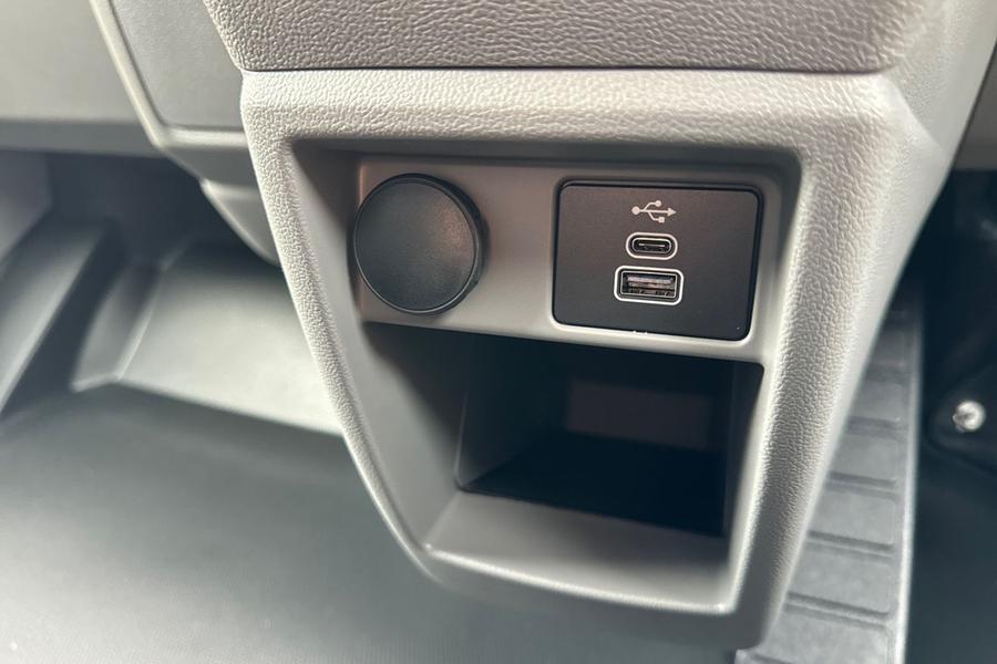 Ford TRANSIT CUSTOM Photo 5c6b64aa-bdfb-4dbe-a8a5-ebf6f2701c1c.jpg