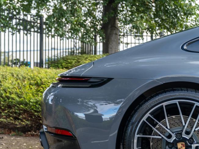 PORSCHE 911 Photo 38