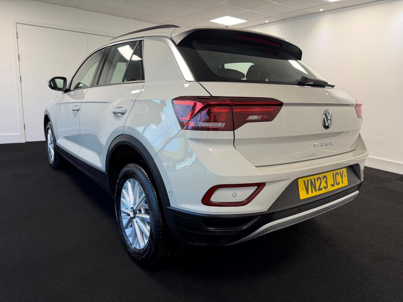 Volkswagen T-Roc Photo 5c7a2fd3-4189-44cb-bd9b-a3ea10bbac68.jpg