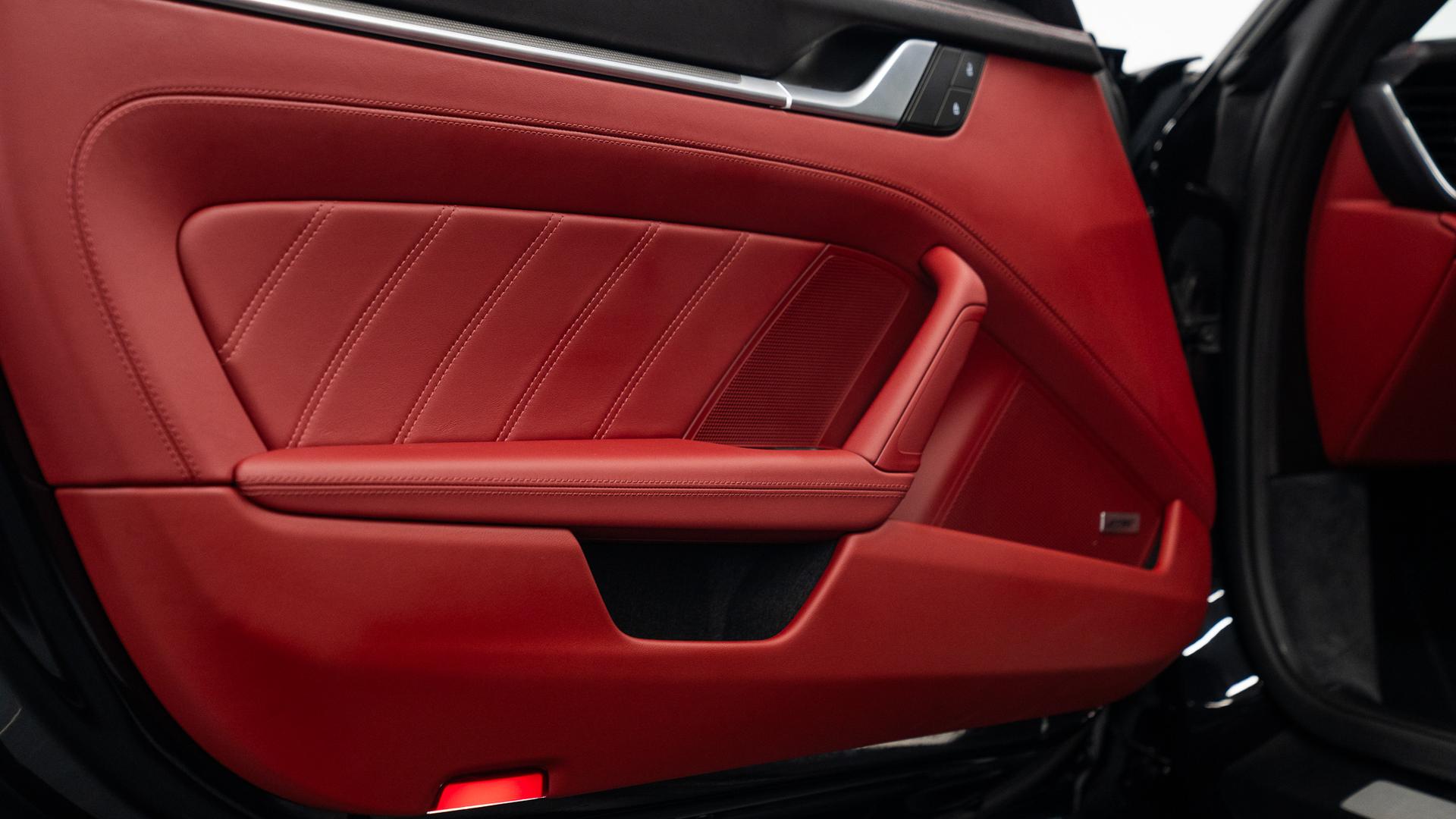 Porsche 911 Photo 5c849726-ca92-4c27-a794-ebb5f614b675.jpg