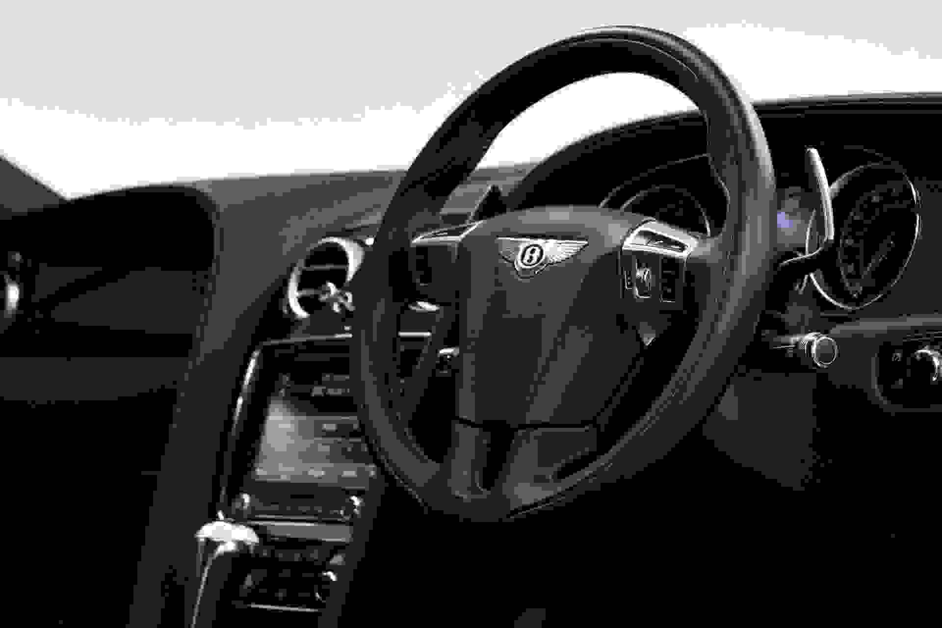 Bentley CONTINENTAL Photo 5c85c77a-aa94-4e7e-83e9-b298e283d317.jpg