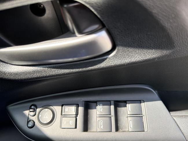 Honda Jazz Photo 5ca935cc-081b-4a3a-a29a-57a0d706a67f.jpg