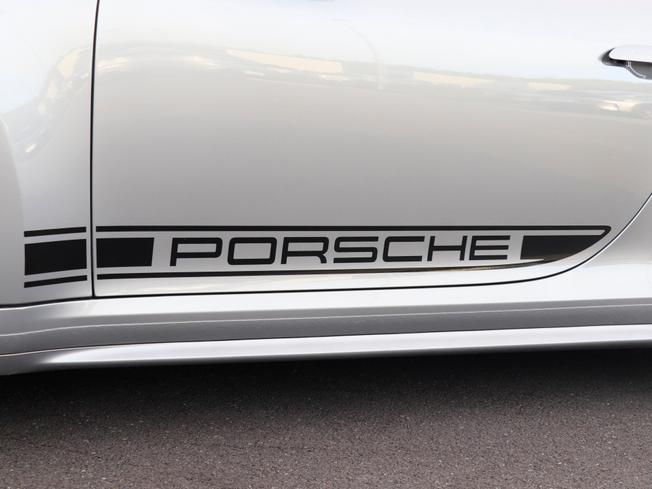 PORSCHE 911 Photo 9