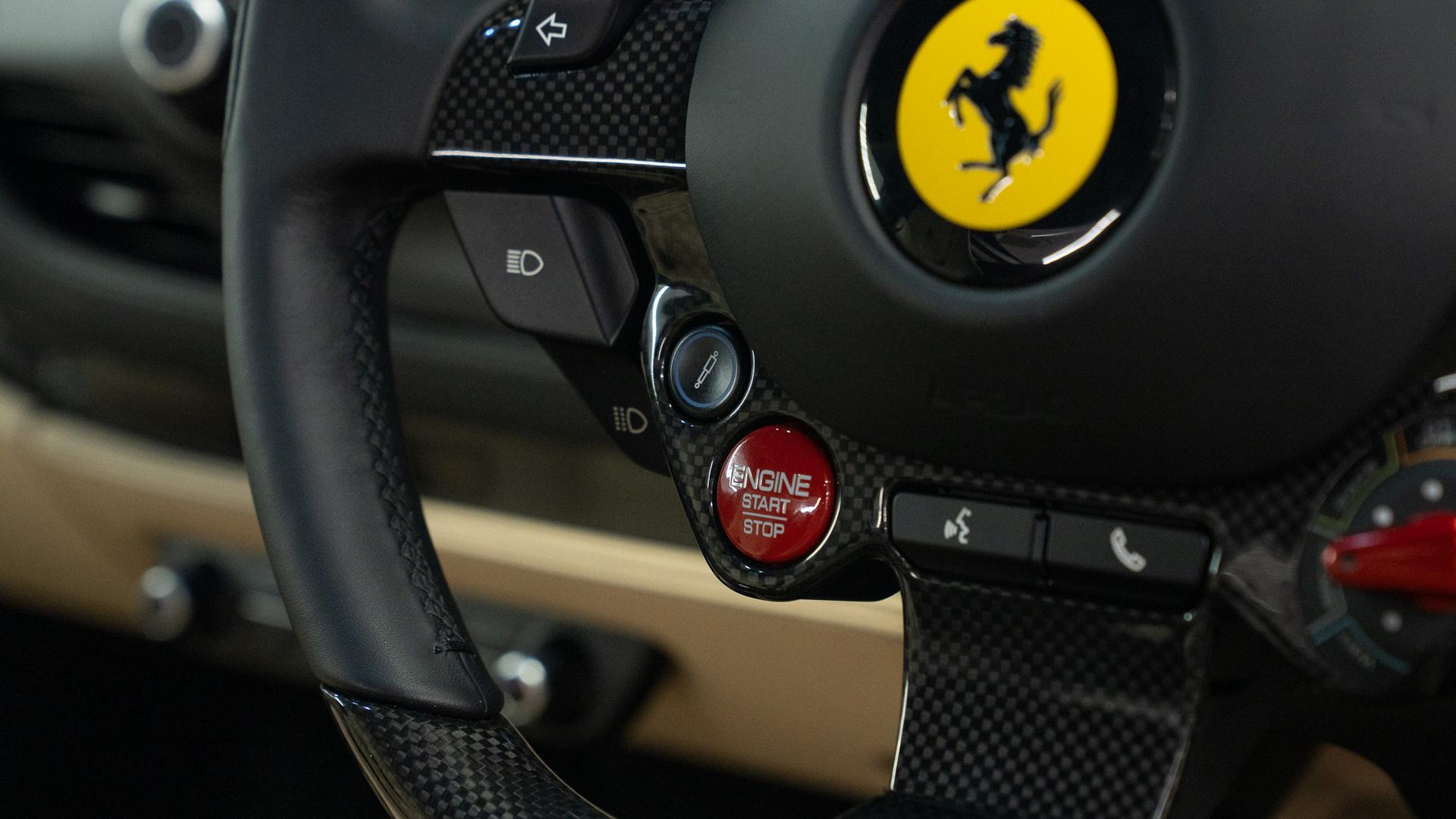 Ferrari F8 Photo 5cbae5a1-e082-4609-96a5-b0acd0673f1d.jpg
