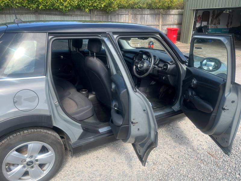 Used MINI Cooper YH67DZA 7