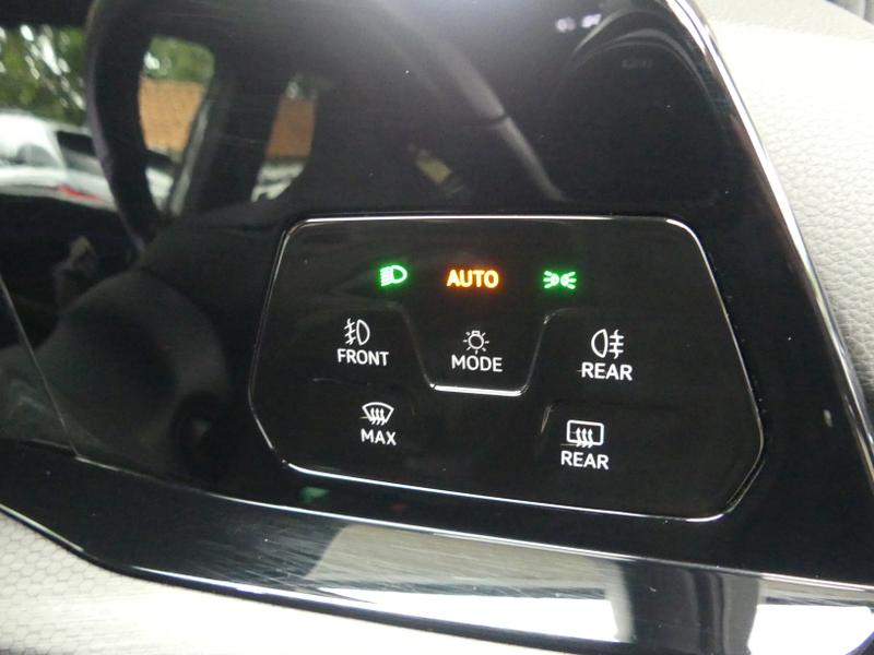 Volkswagen Golf Photo 5cca4526-85b9-4fab-89e1-d596cb4081f9.jpg