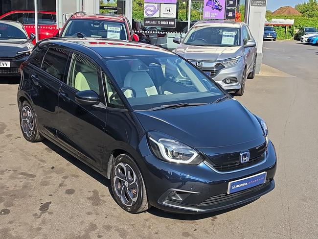 Honda Jazz Photo 5cd475fd-32e3-47b6-b92e-3e95d8b0f459.jpg