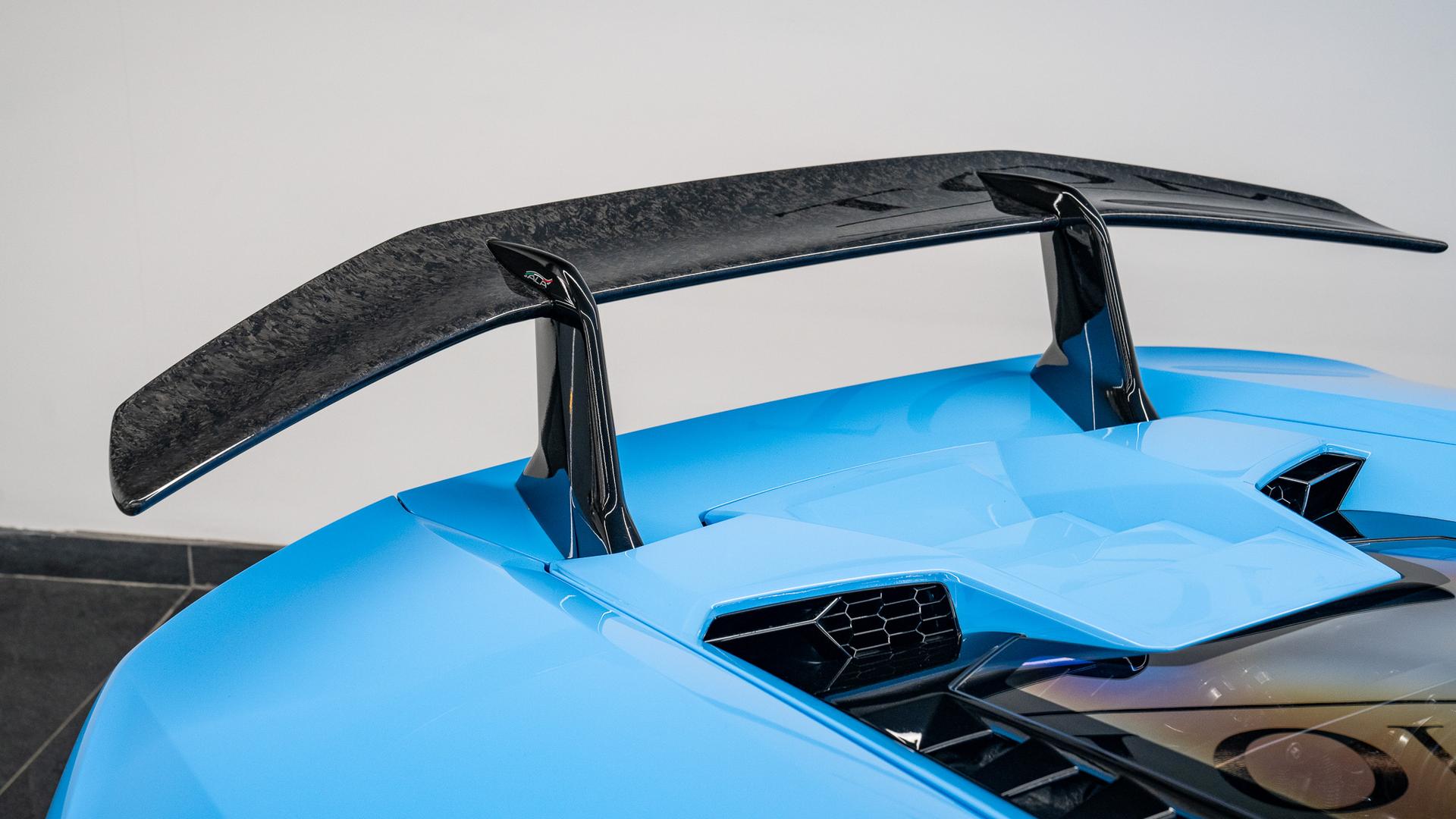 LAMBORGHINI Huracan Photo 5ce3a86e-4baf-468b-87ab-e561d3291d3d.jpg